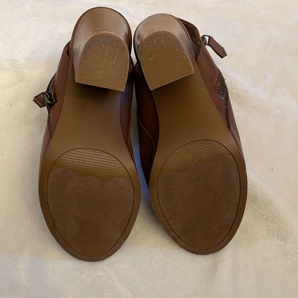 Madden Girl size 7.5 brown open toed heeled booties. - Picture 2 of 5